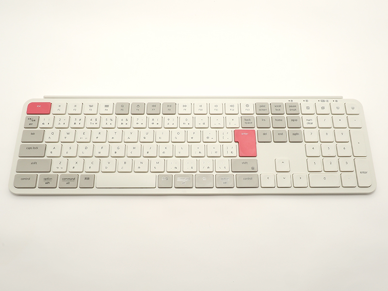 Keychron B6 Proキーボード。Amazonにラインナップされていた「レトロレッド」というカラーを選択